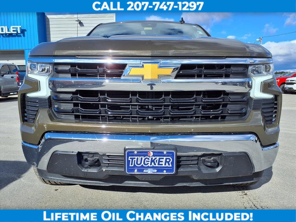 Used 2024 Chevrolet Silverado 1500 LT w/ Convenience Package II image 3