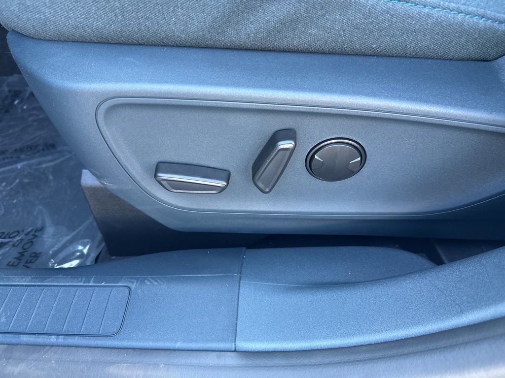 New 2025 Ford Maverick XLT w/ Equipment Group 301A image 18