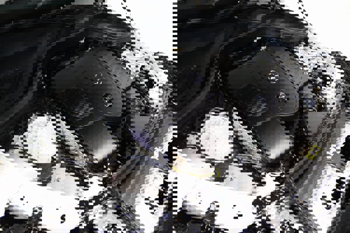 Used 2025 Mercedes-Benz GLC 300 4MATIC Coupe image 94