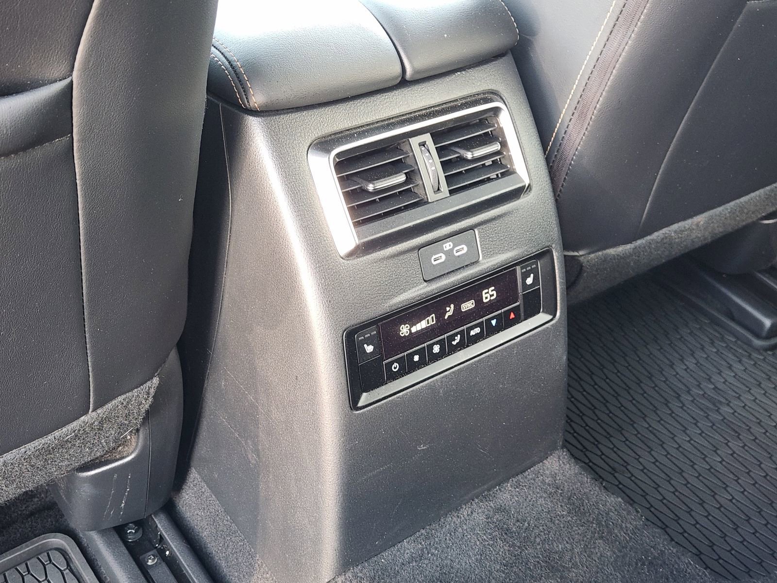 Used 2025 MAZDA CX-70 3.3 Turbo S w/ Premium Package image 35