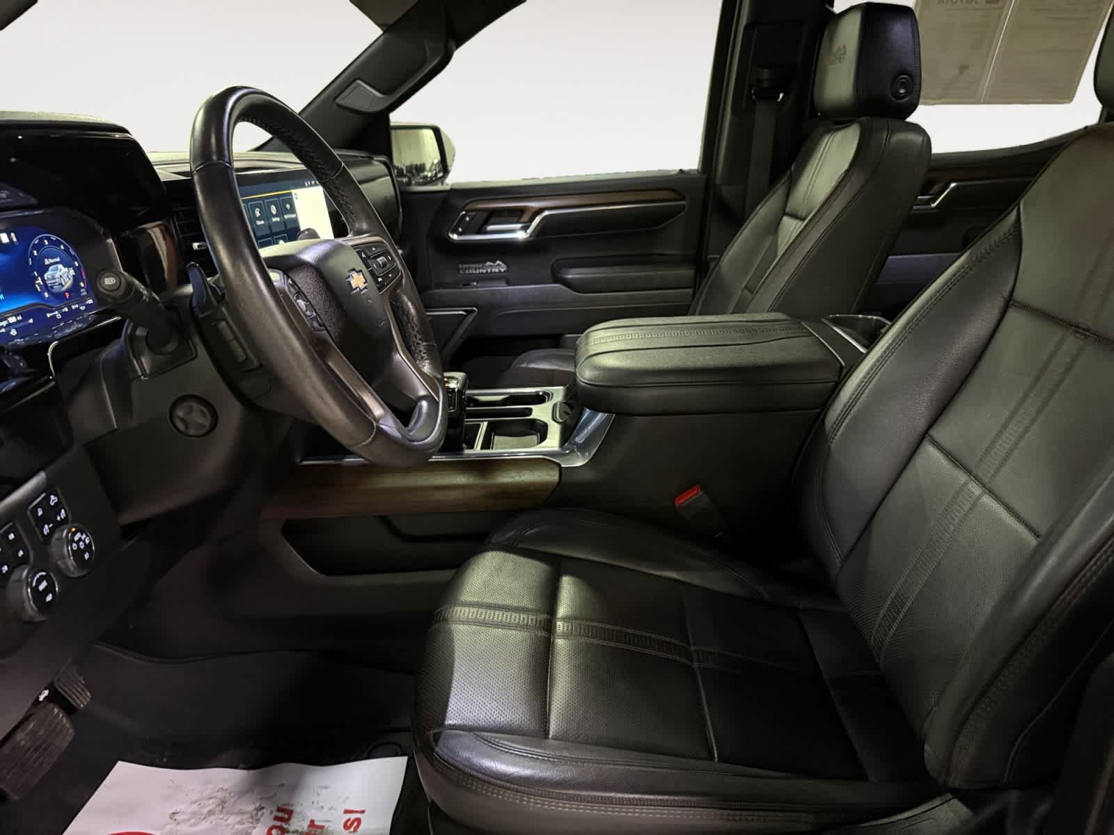 Used 2023 Chevrolet Silverado 1500 High Country w/ Z71 Off-Road Package AWD/4WD image 15