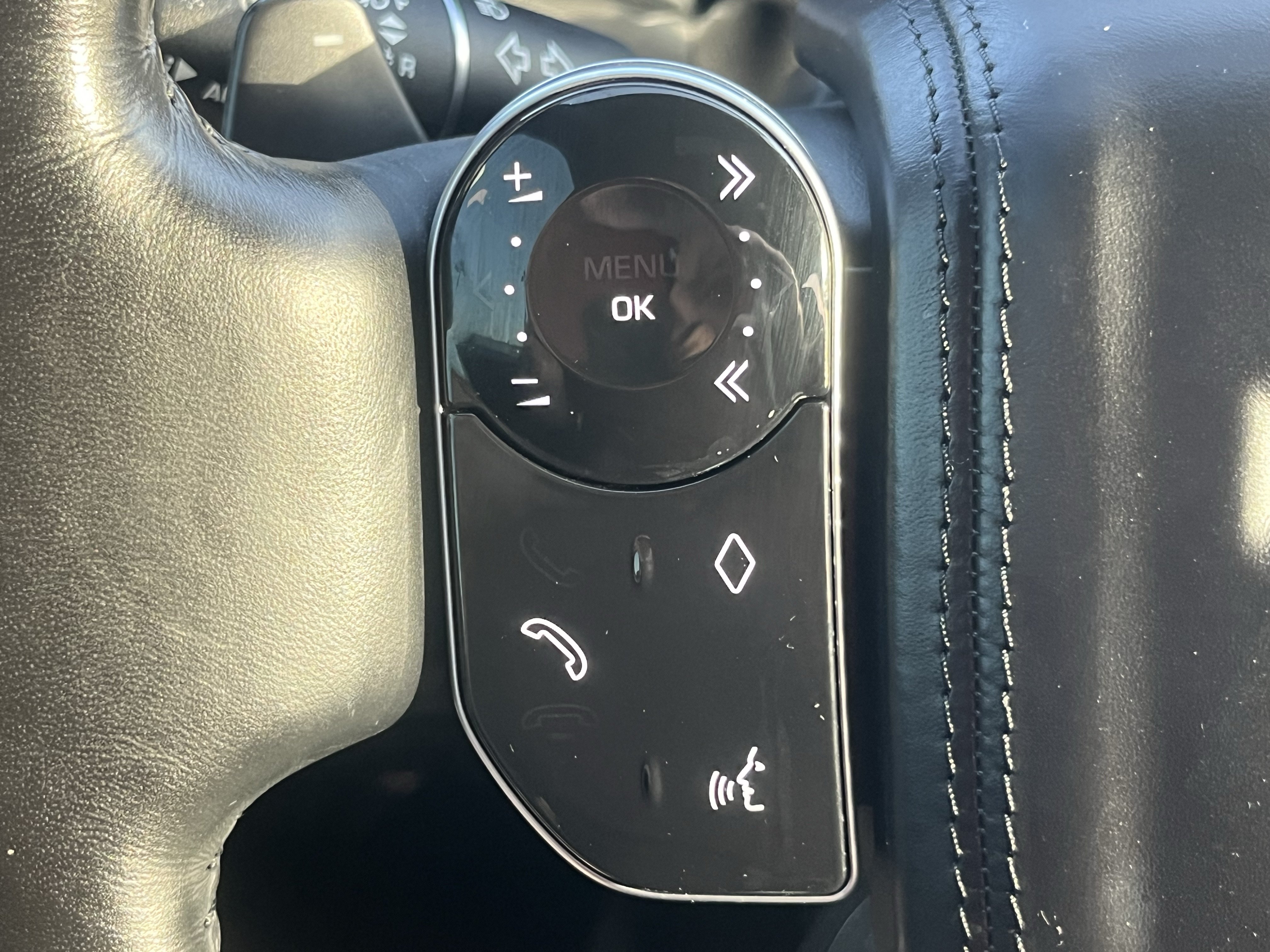 Used 2018 Land Rover Range Rover Supercharged AWD/4WD image 21