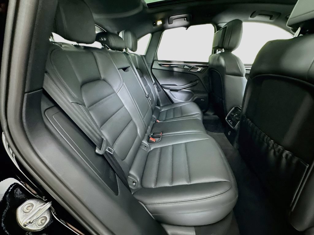 New 2026 Porsche Macan AWD/4WD image 29