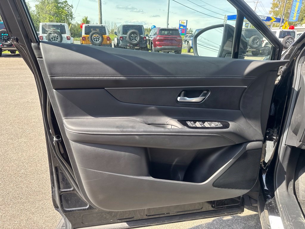 Used 2025 Nissan Murano SV w/ Cargo Package AWD/4WD image 20
