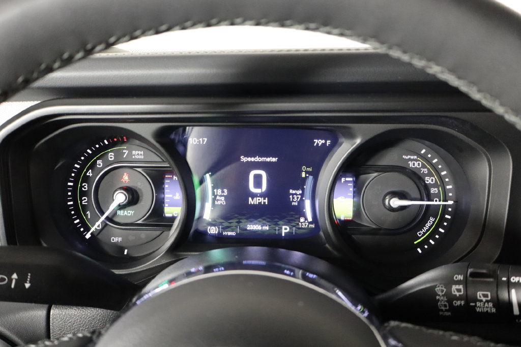 Used 2025 Jeep Wrangler Unlimited Sahara AWD/4WD image 11