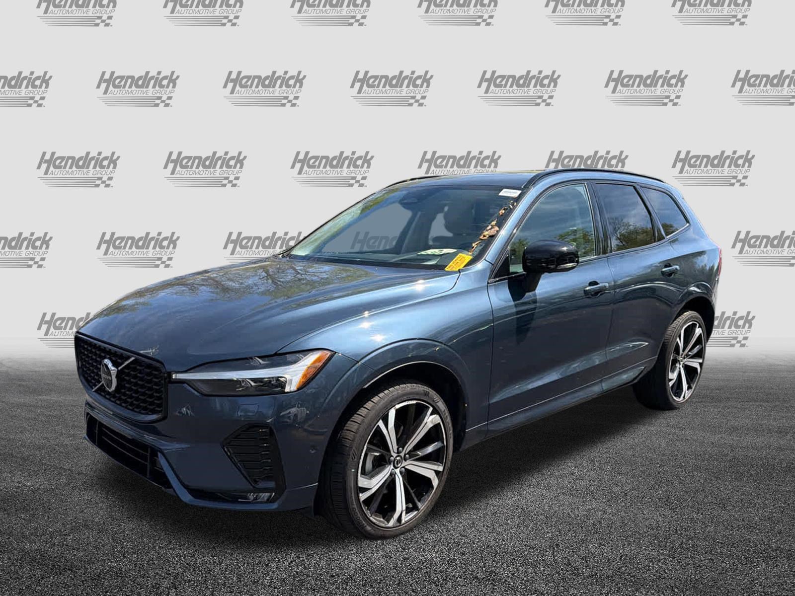 Used 2023 Volvo XC60 B5 Ultimate w/ Climate Package image 7