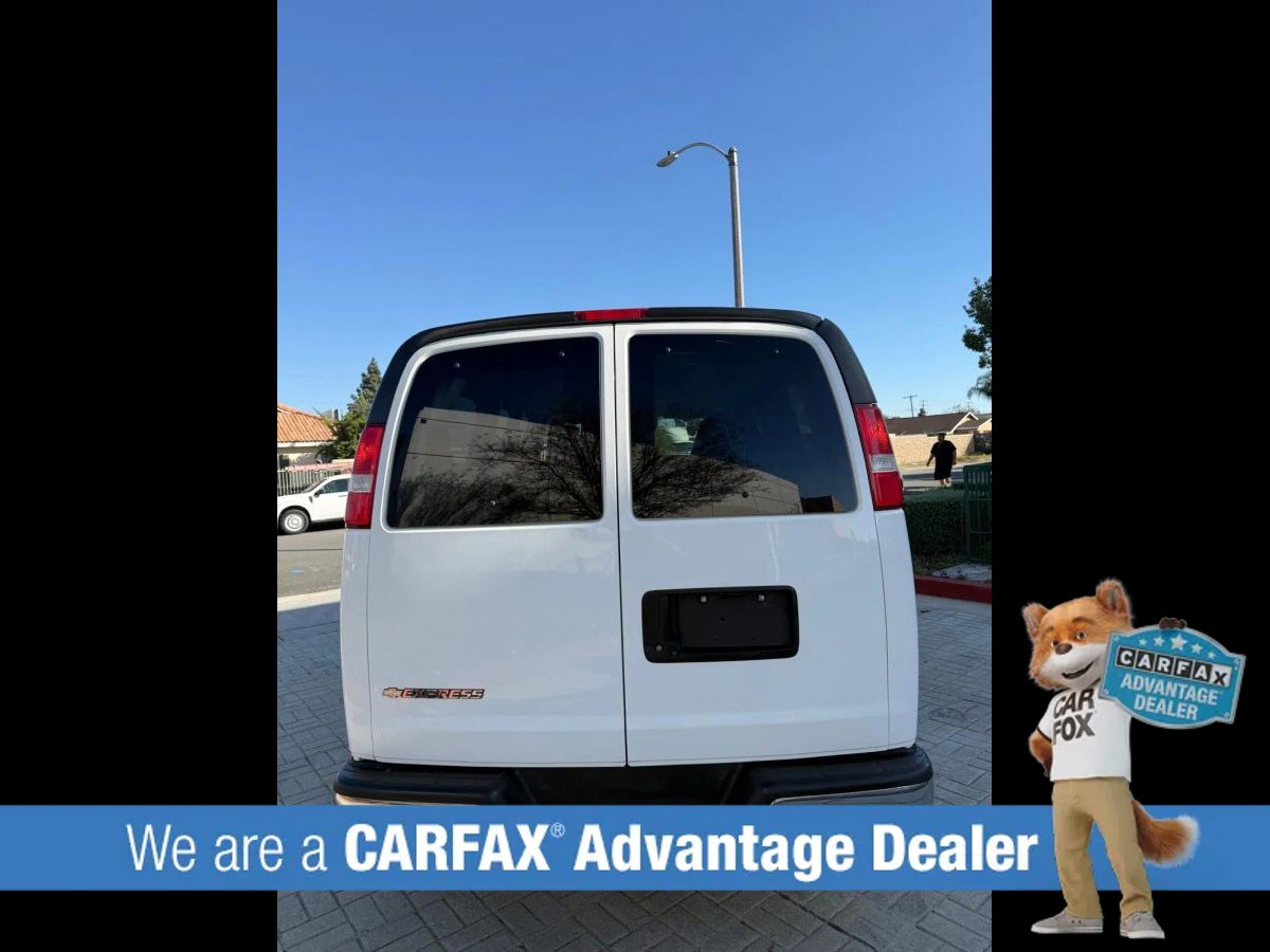 Used 2020 Chevrolet Express 2500 LT w/ LT Preferred Equipment Group RWD image 4