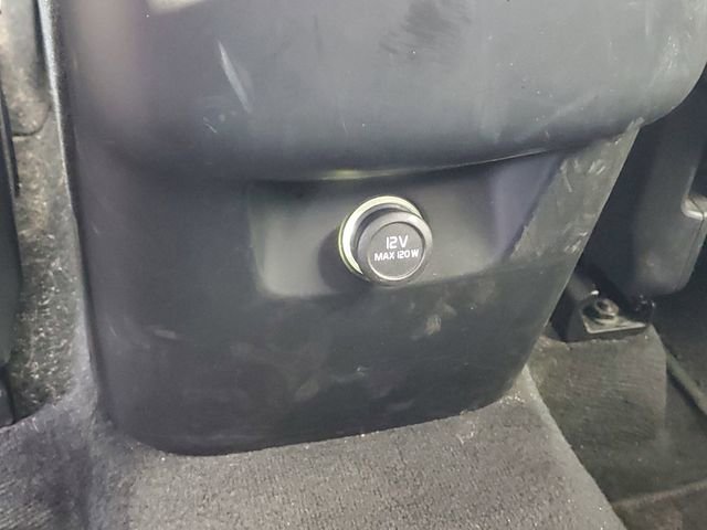 Used 2016 Volvo XC90 T6 Momentum w/ Momentum Plus Package image 36