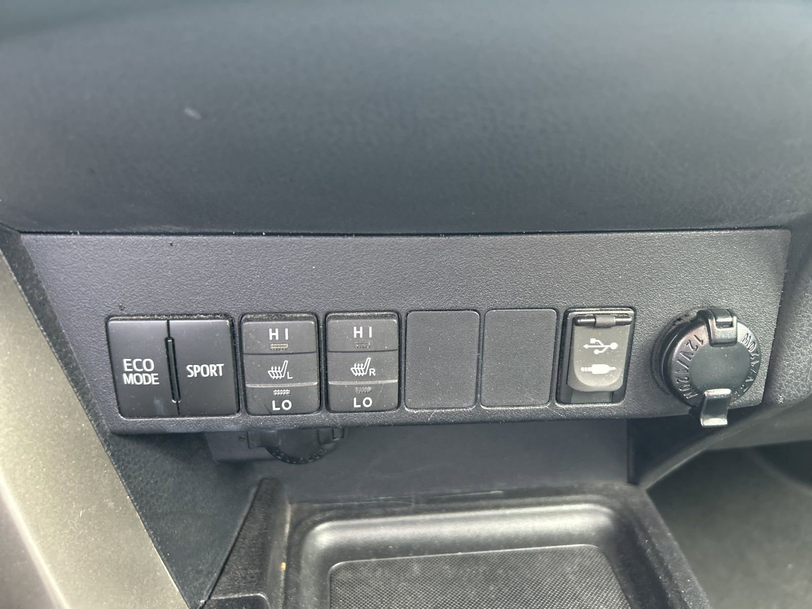 Used 2014 Toyota RAV4 Limited w/ Technology Package FWD image 18