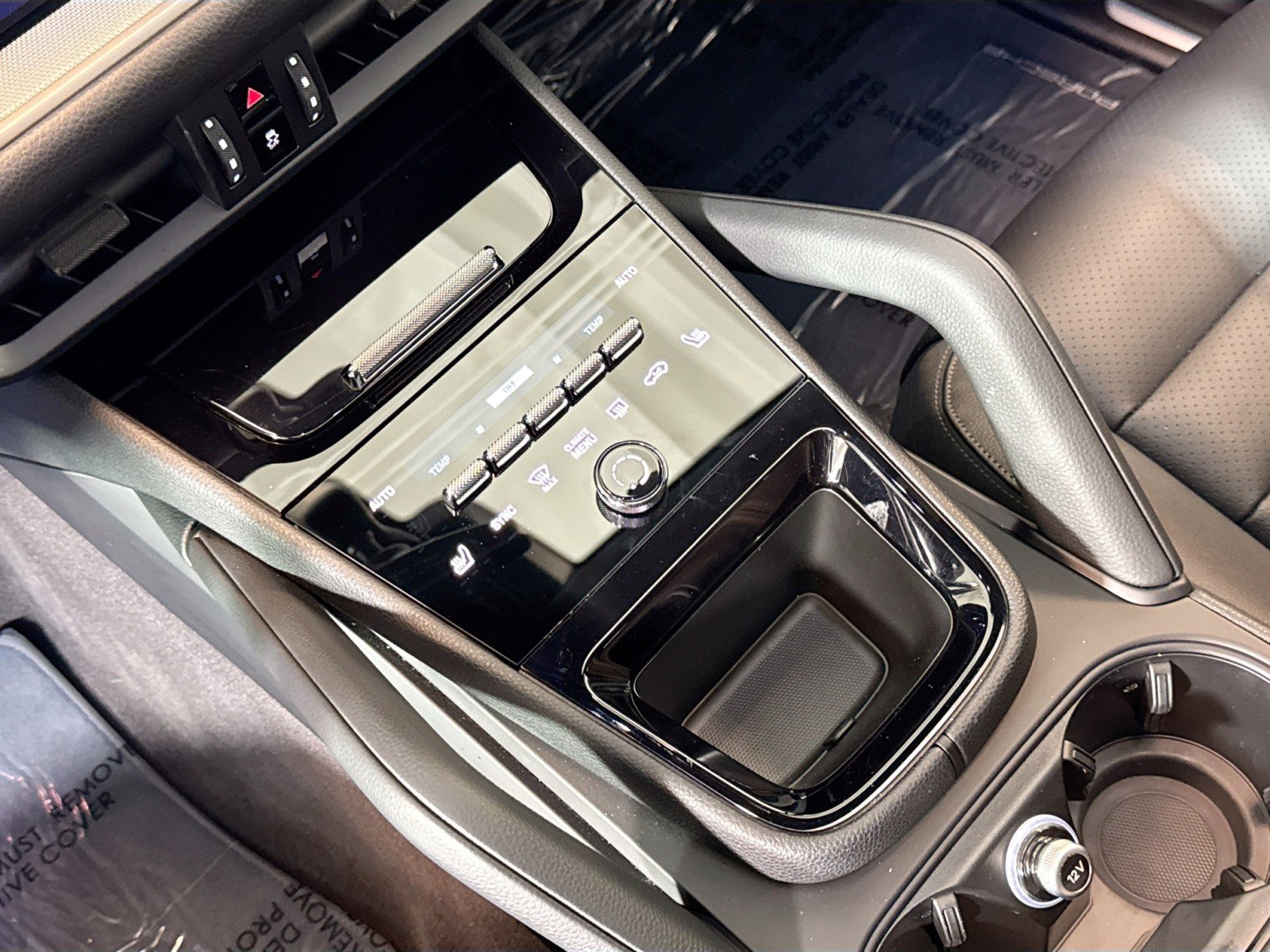 Certified 2025 Porsche Cayenne image 18