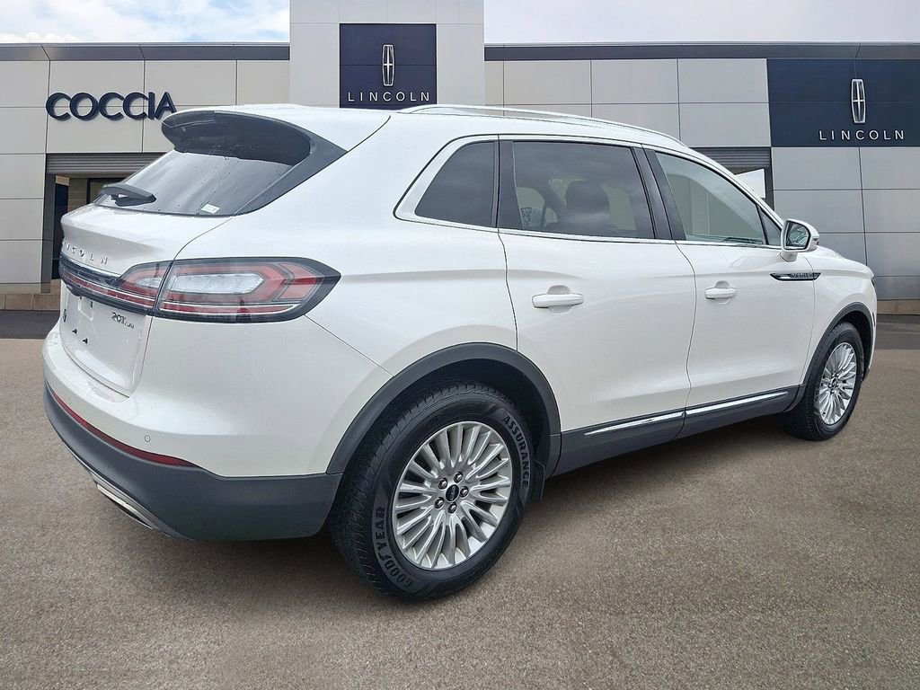 Used 2019 Lincoln Nautilus Premier AWD/4WD image 4