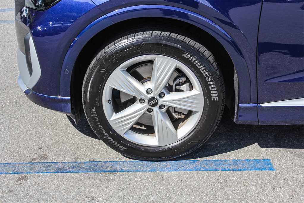 Used 2024 Audi Q4 e-tron Premium Plus image 9