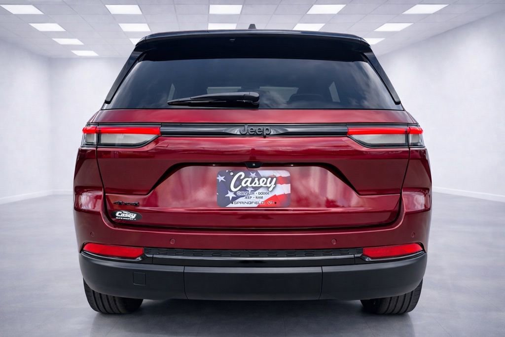 Used 2023 Jeep Grand Cherokee Altitude image 10