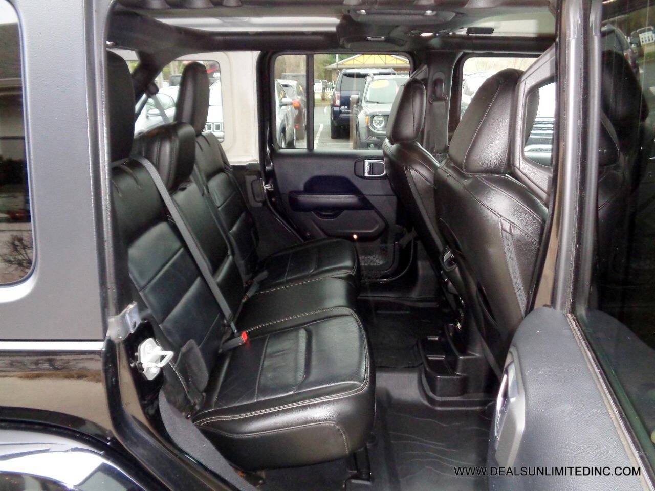 Used 2018 Jeep Wrangler Unlimited Sahara AWD/4WD image 20