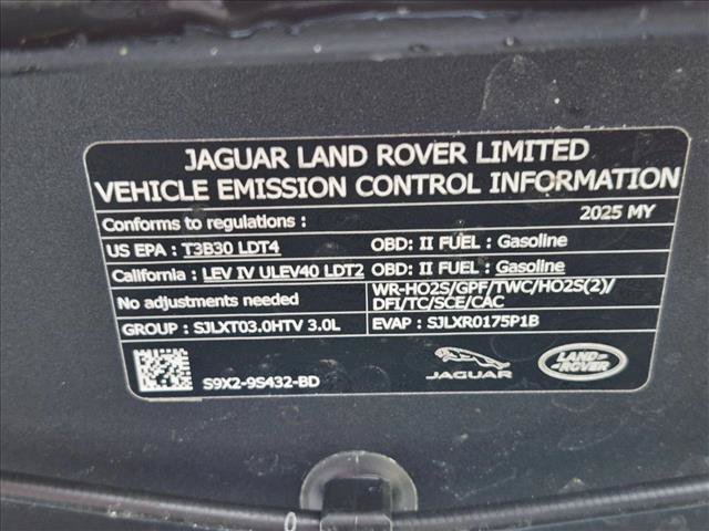 Used 2025 Land Rover Range Rover SE AWD/4WD image 24