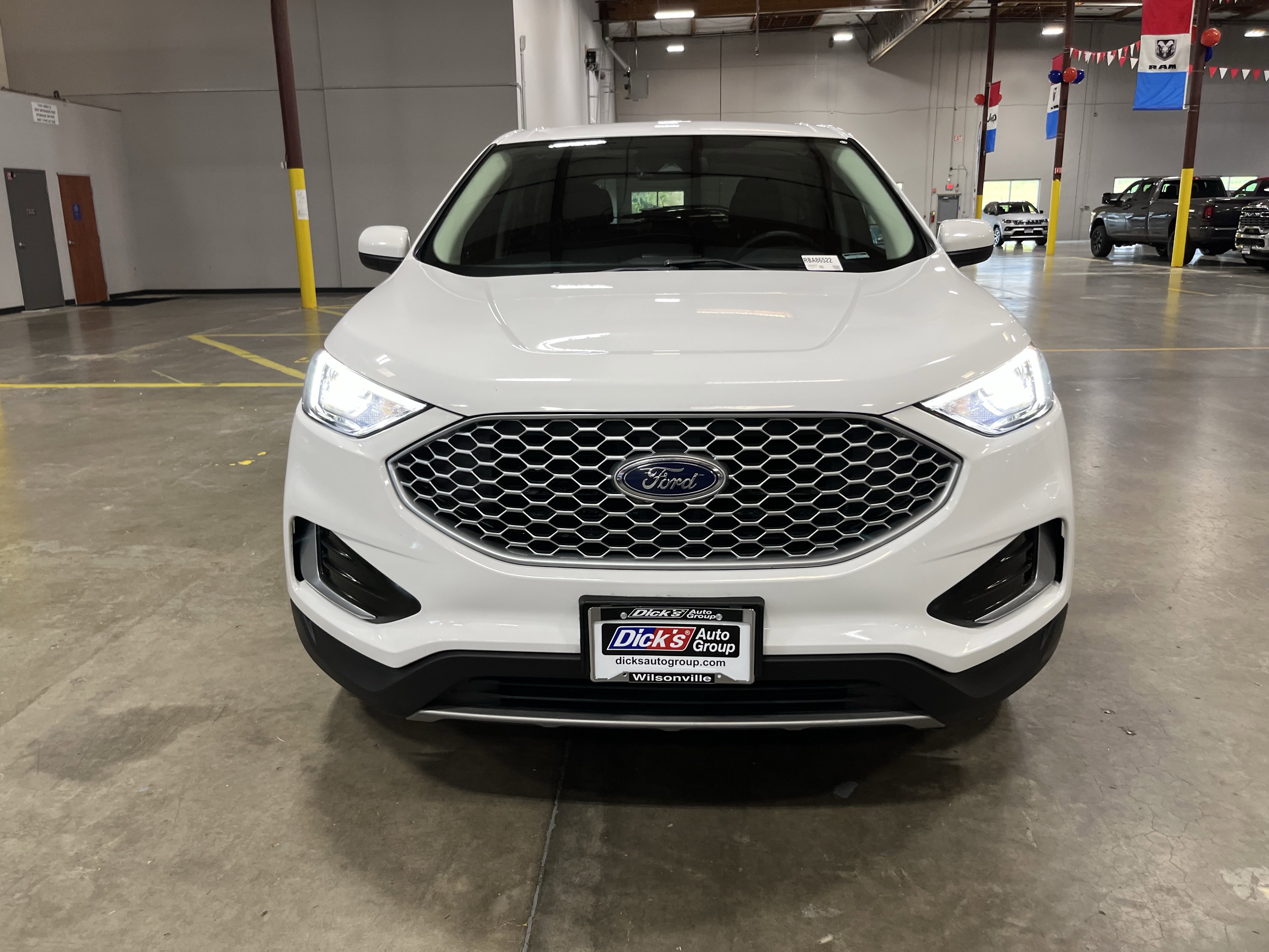 Used 2024 Ford Edge SEL image 8