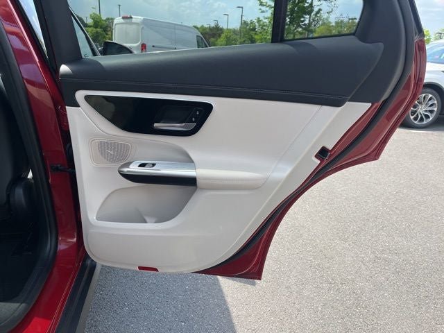 Used 2025 Mercedes-Benz GLC 300 4MATIC image 20