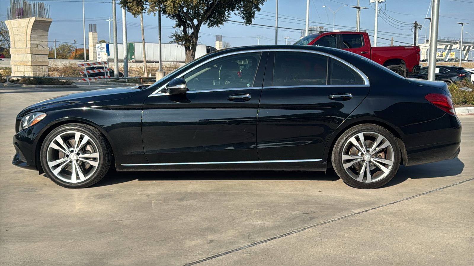 Used 2015 Mercedes-Benz C 300 Sedan image 4