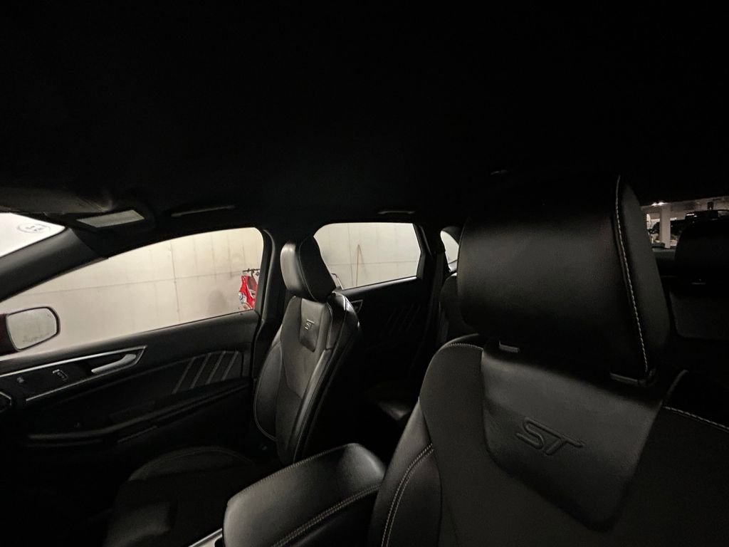 Used 2023 Ford Edge ST image 25