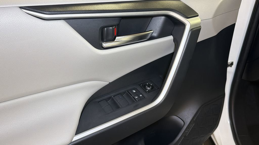 Used 2019 Toyota RAV4 XLE image 24
