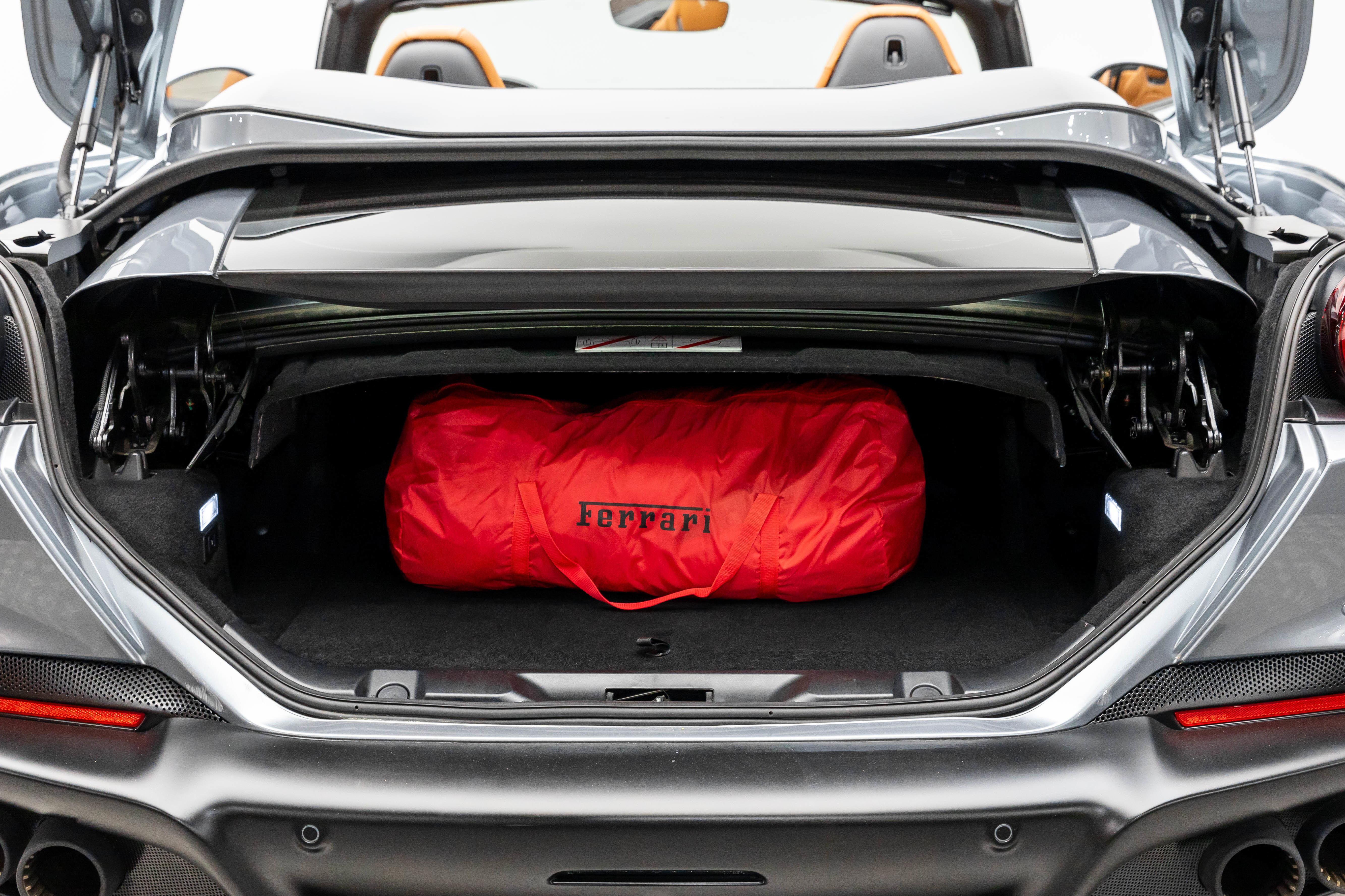 Certified 2022 Ferrari Portofino M image 35