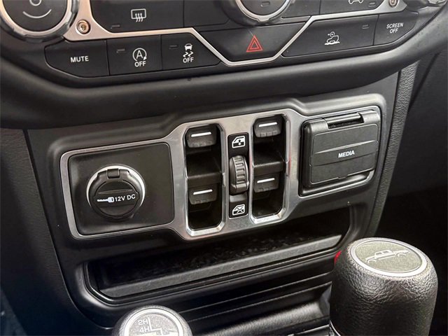 Used 2023 Jeep Gladiator Sport image 17