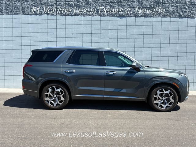 Used 2022 Hyundai Palisade Calligraphy FWD image 2