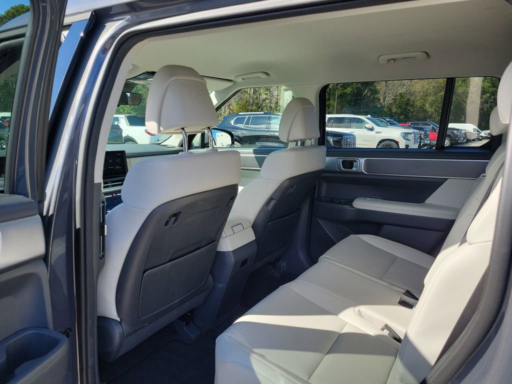 Certified 2025 Hyundai Santa Fe SEL image 10