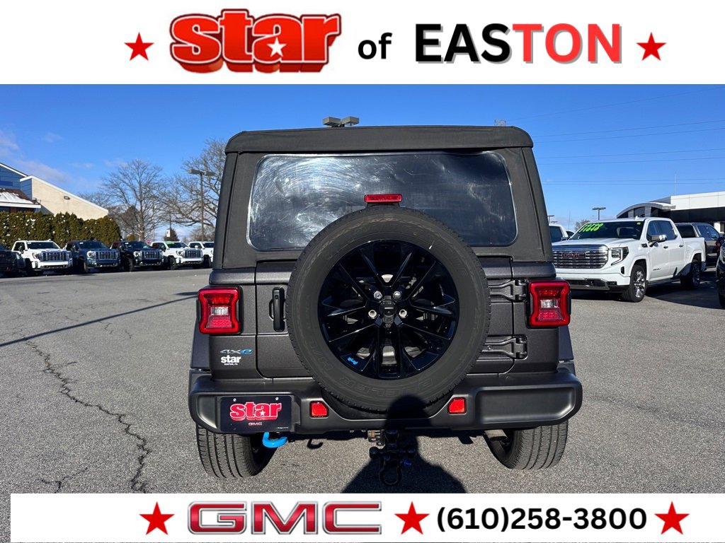 Used 2022 Jeep Wrangler Unlimited Sahara w/ Cold Weather Group image 8