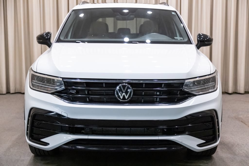 Certified 2024 Volkswagen Tiguan SE R-Line AWD/4WD image 3