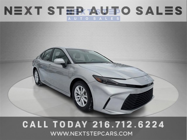 Used 2025 Toyota Camry XSE image 1