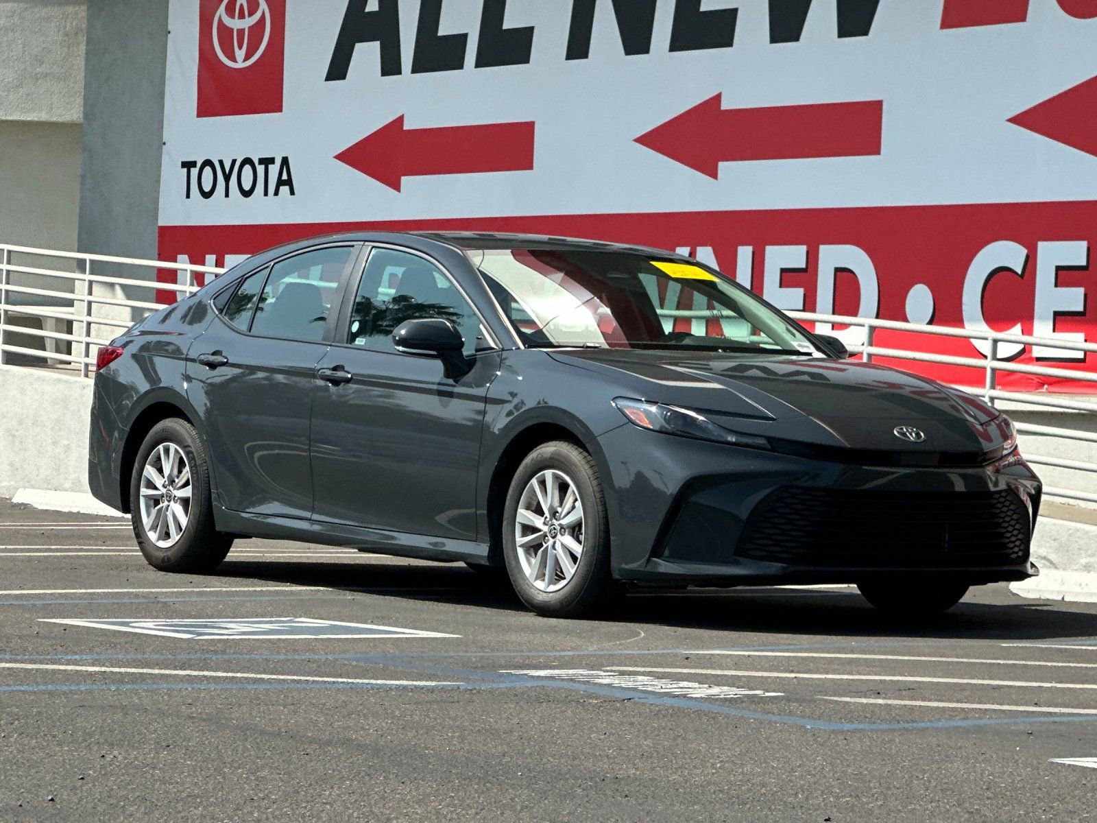 Used 2025 Toyota Camry LE image 8