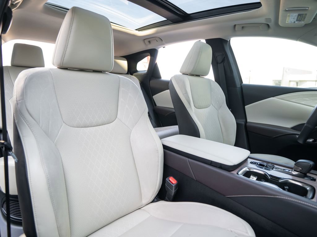 Used 2025 Lexus RX 350 w/ Convenience Package image 16