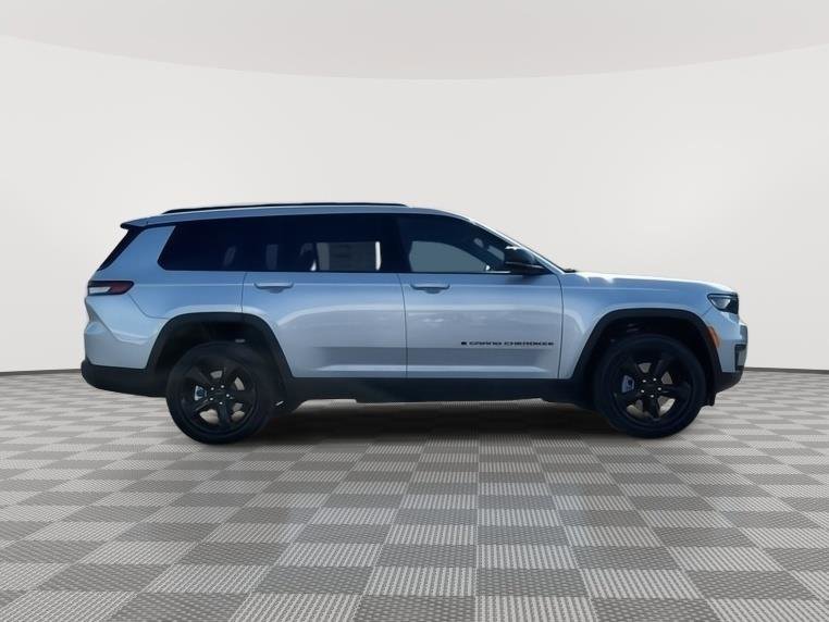 New 2025 Jeep Grand Cherokee L Altitude image 6