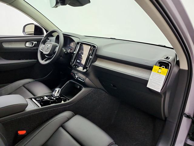New 2026 Volvo XC40 B5 Plus w/ Climate Package AWD/4WD image 17