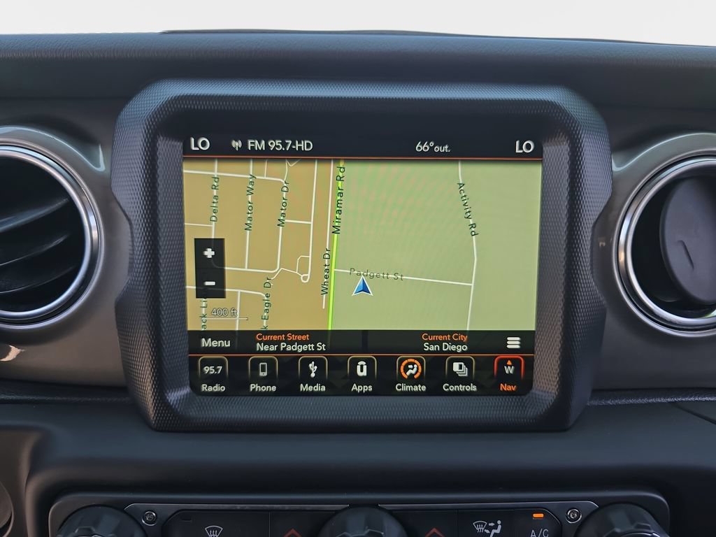 Used 2018 Jeep Wrangler Unlimited Sahara AWD/4WD image 24