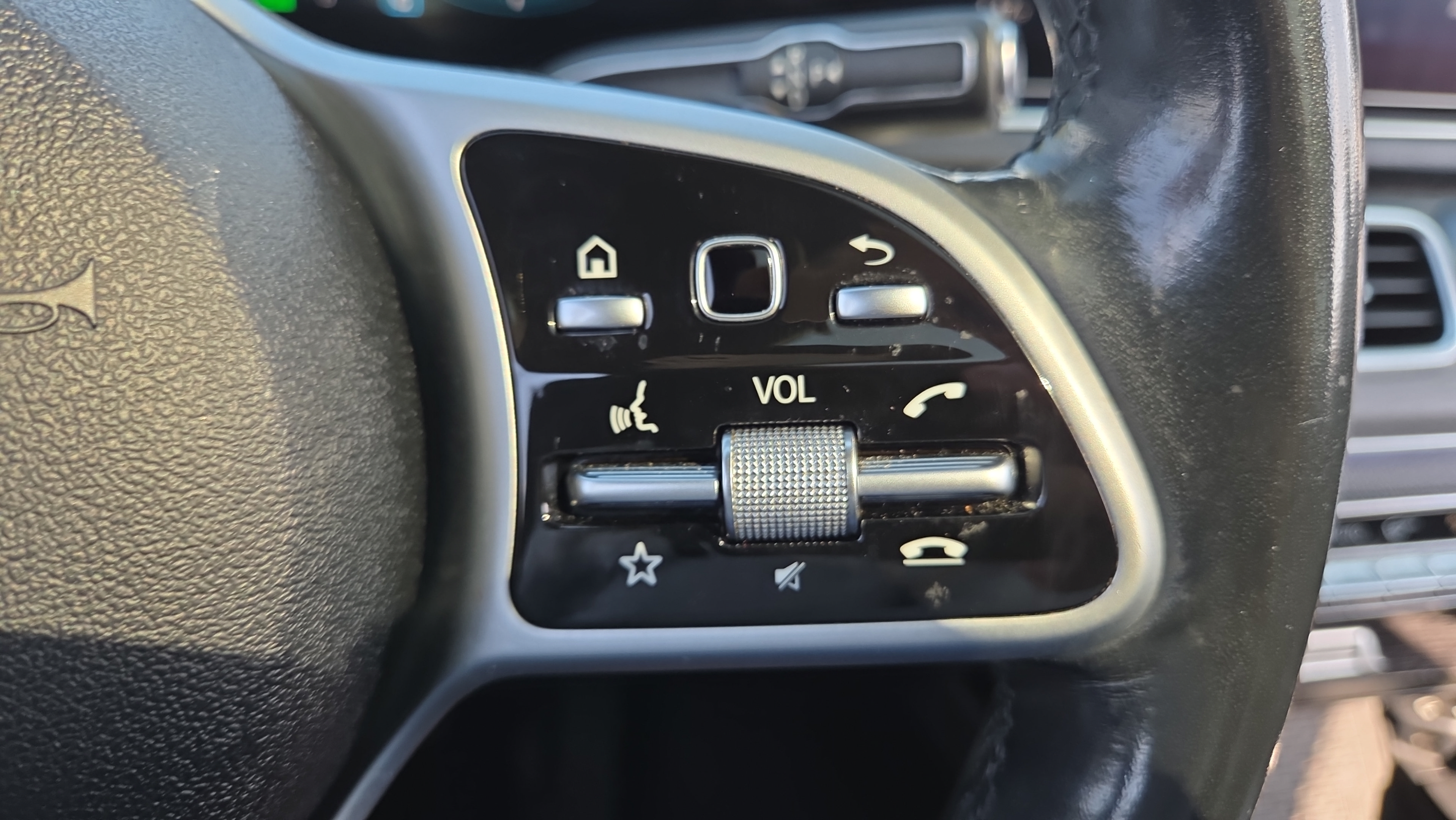 Certified 2020 Mercedes-Benz GLS 450 4MATIC image 27