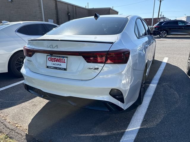Used 2022 Kia Forte GT-Line w/ GT-Line Technology Package FWD image 4