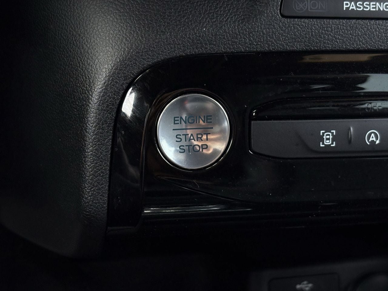 Used 2024 Ford Escape ST-Line w/ Tech Pack #1 FWD image 17