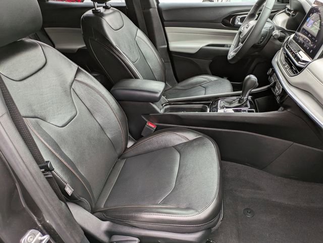 Used 2023 Jeep Compass Limited image 28