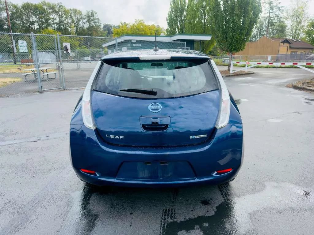 Used 2017 Nissan Leaf S w/ Charge Package FWD image 4