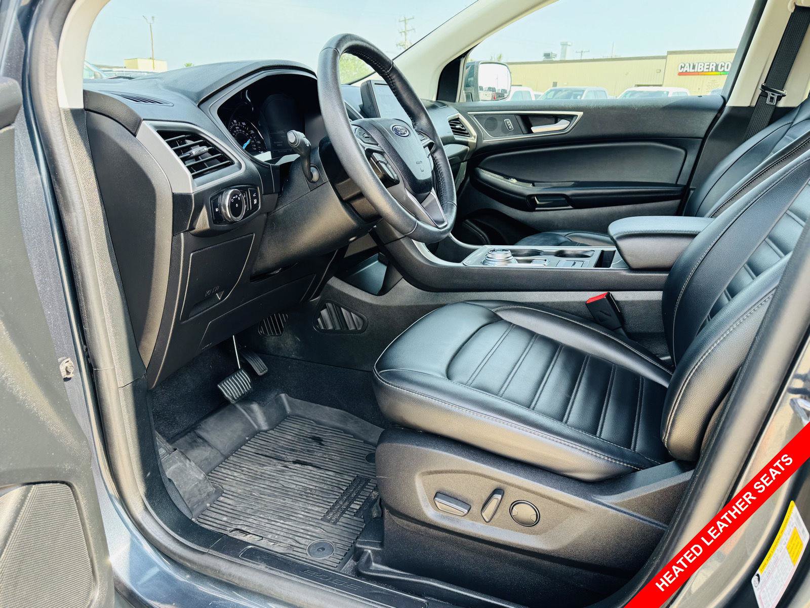Used 2024 Ford Edge SEL w/ Convenience Package AWD/4WD image 3