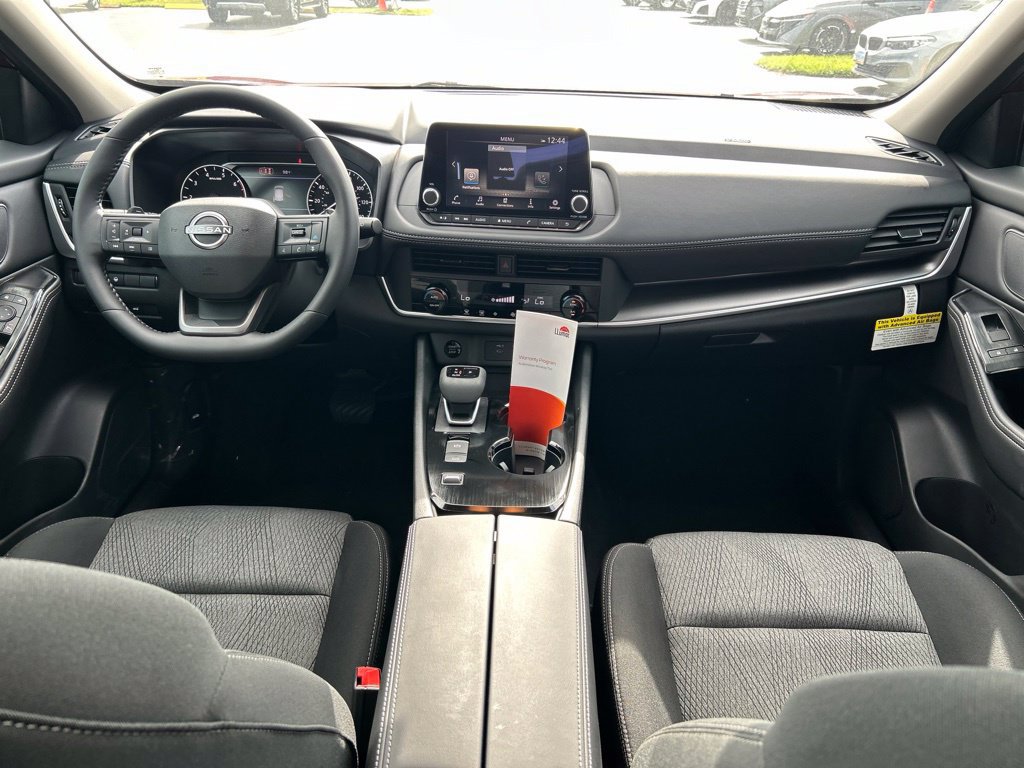 Used 2026 Nissan Rogue SV FWD image 11