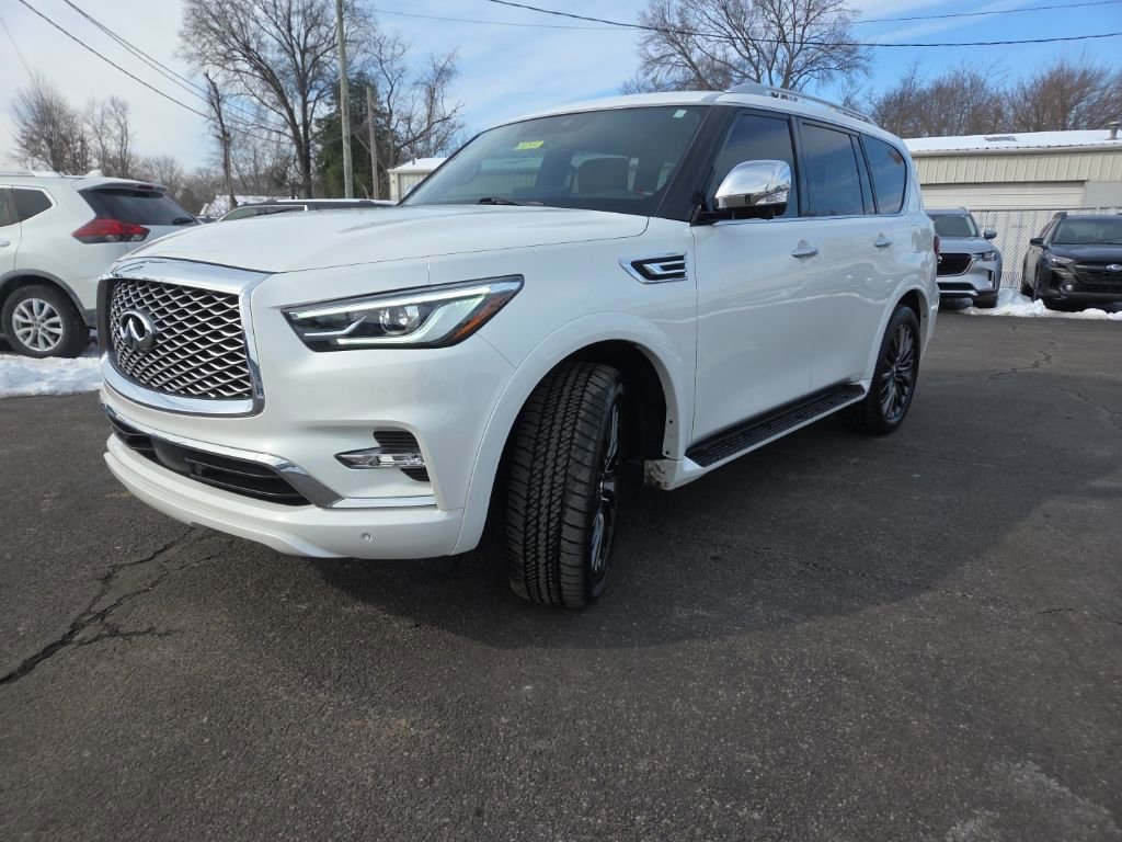 Used 2023 INFINITI QX80 Sensory w/ All-Season Package image 3