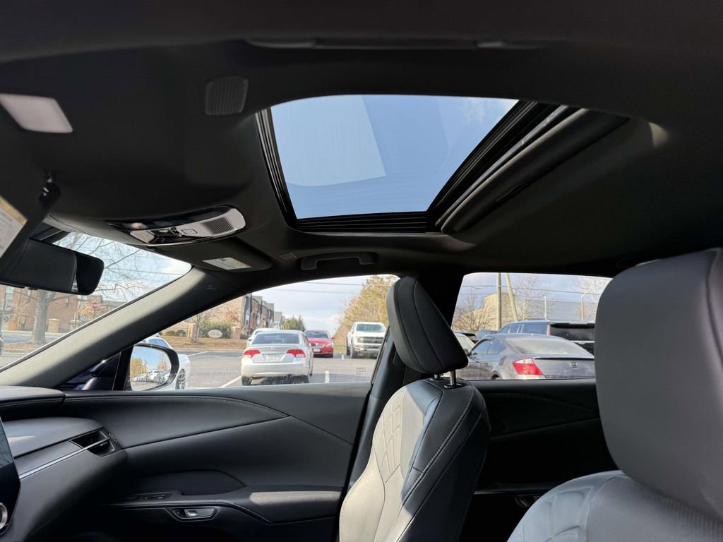 Used 2024 Lexus RX 350h w/ Convenience Package image 21