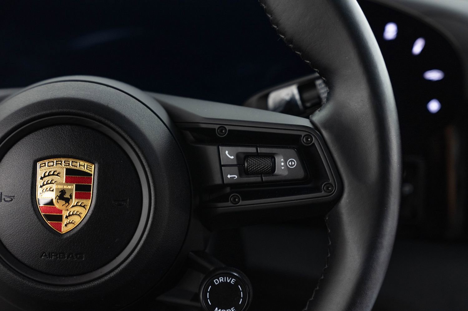 Used 2021 Porsche Taycan 4S image 34