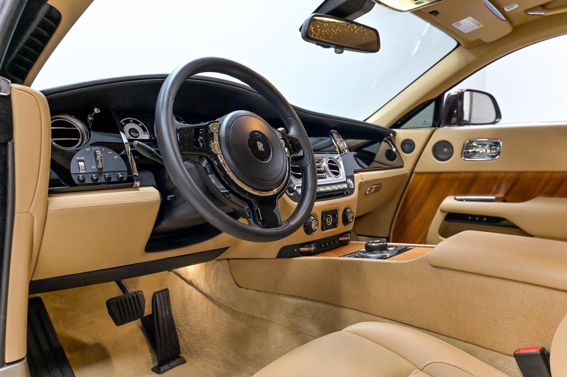 Used 2014 Rolls-Royce Wraith RWD image 13