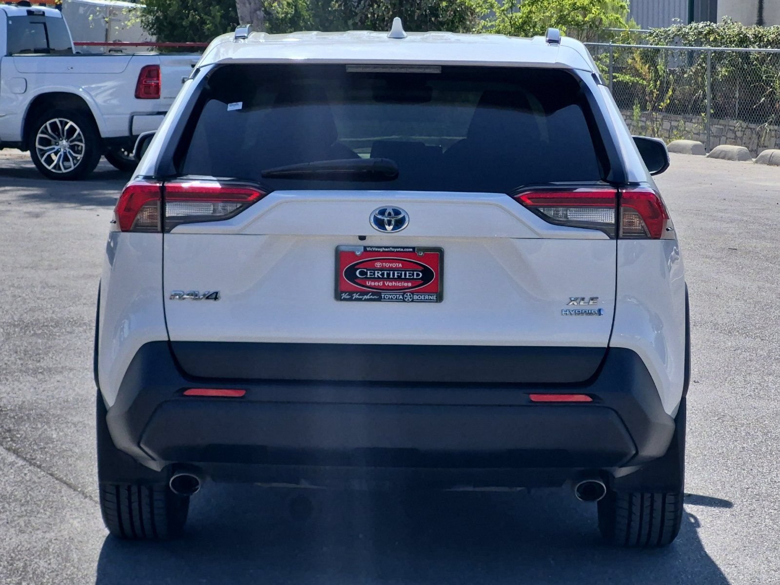 Used 2022 Toyota RAV4 XLE w/ Convenience Package AWD/4WD image 4