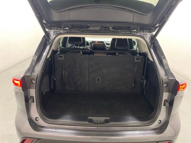 Used 2023 Toyota Highlander XLE image 36