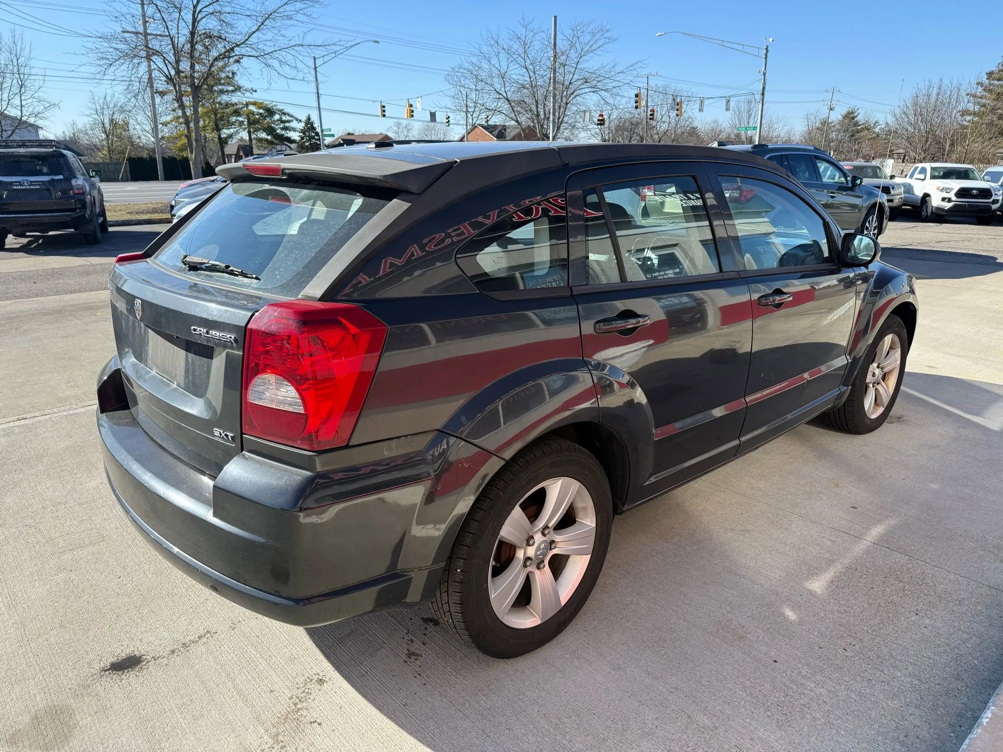 Used 2010 Dodge Caliber SXT image 3
